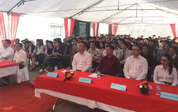 越南東泰公司管理干部參加管理升級(jí)啟動(dòng)大會(huì) 越南東泰公司管理干部參加管理升級(jí)啟動(dòng)大會(huì)