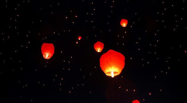 重慶傳統(tǒng)行業(yè)塌方，罪魁禍?zhǔn)拙故欠績r？