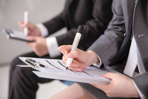 組織規(guī)劃咨詢：協(xié)助企業(yè)建立高效團隊，提升員工素質(zhì)