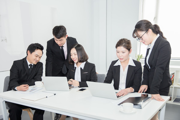 績效評估方法：采用有效的評估方法，確保公平公正