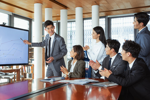 優(yōu)化組織內部協(xié)同與溝通機制，提高組織效率和執(zhí)行力