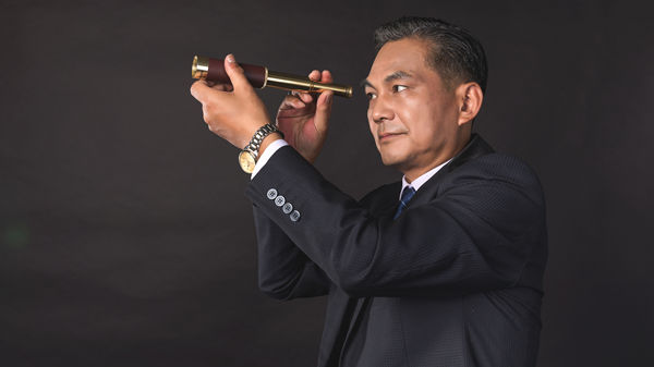 對組織流程進(jìn)行優(yōu)化再造，提高工作效率和降低成本