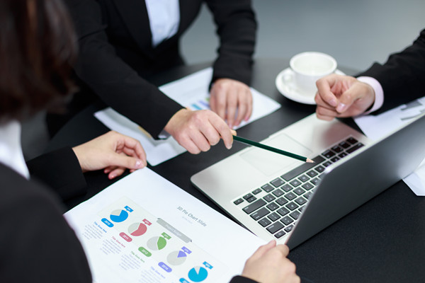 集團(tuán)管控的核心價(jià)值：資源整合、風(fēng)險(xiǎn)控制與協(xié)同發(fā)展