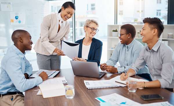 多元化與包容性：構(gòu)建多元人才隊(duì)伍，推動(dòng)組織創(chuàng)新