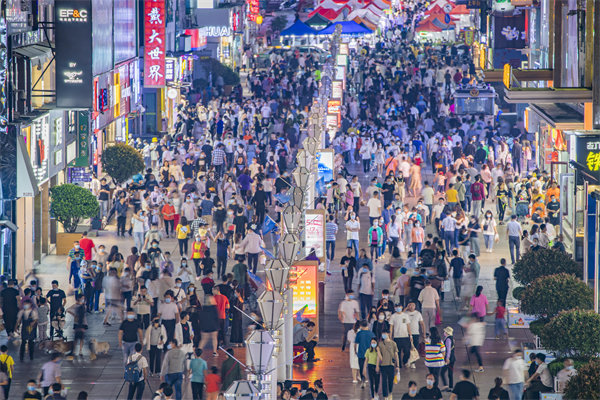 營(yíng)銷渠道：拓展銷售渠道，擴(kuò)大市場(chǎng)份額