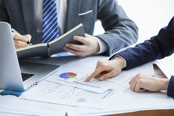 構(gòu)建和諧員工關(guān)系，營(yíng)造積極向上的人力資源氛圍