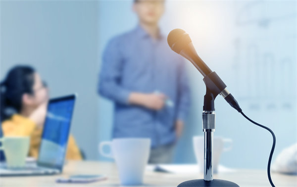 企業(yè)文化如何深度融合HR管理，增強(qiáng)團(tuán)隊凝聚力？