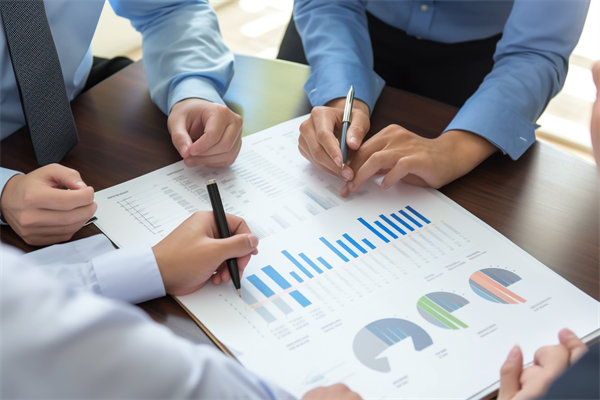 企業(yè)戰(zhàn)略如何與長期發(fā)展目標(biāo)保持一致性？