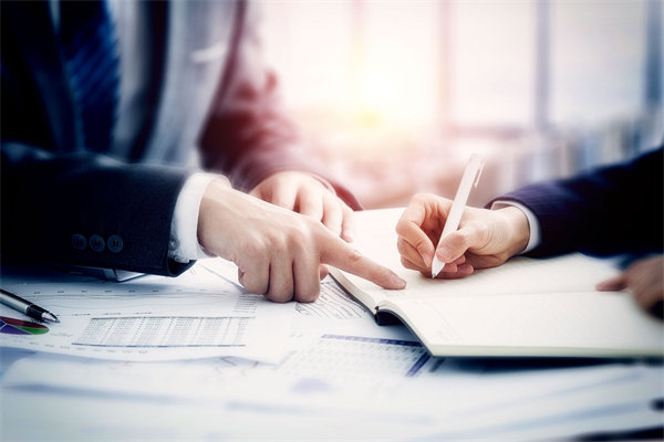 面對業(yè)績波動，企業(yè)如何靈活調整績效評價標準？