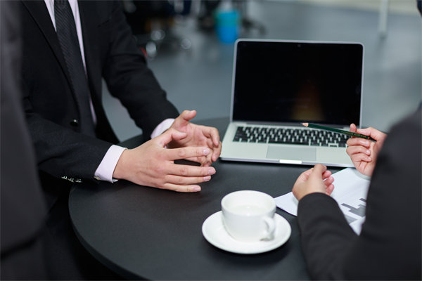 面對業(yè)績波動，企業(yè)如何靈活調整績效評價標準？