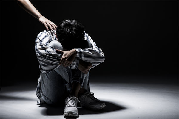 女子漏接電話被市監(jiān)所工作人員辱罵，人力資源管理有何感悟？