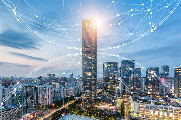 在全球化競爭中，企業(yè)如何制定有效的戰(zhàn)略管理策略？