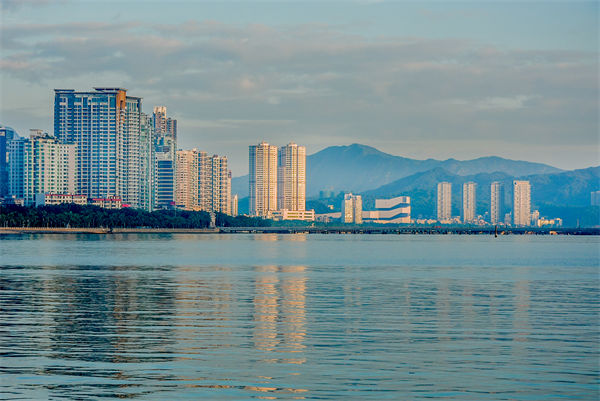 珠海戰(zhàn)略咨詢公司如何幫助企業(yè)制定長遠發(fā)展規(guī)劃？