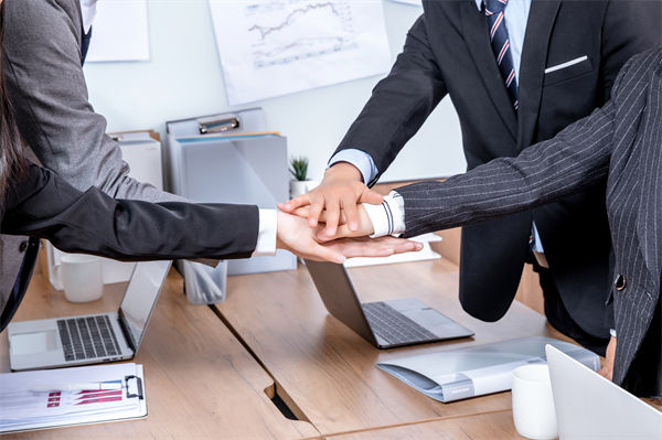 年度經營計劃如何與企業(yè)的長期戰(zhàn)略目標相銜接？
