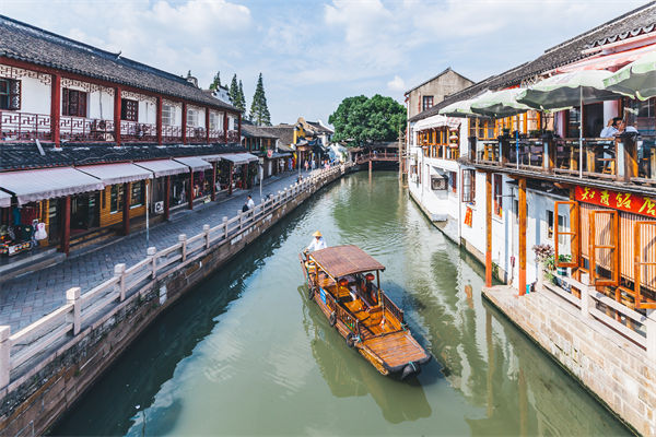以文化賦能經(jīng)濟(jì)社會(huì)發(fā)展，企業(yè)營(yíng)銷管理對(duì)此有何啟發(fā)？