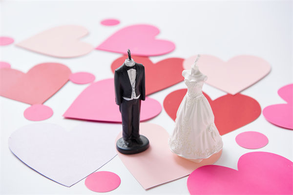 5月10日起結(jié)婚離婚不需要戶口本，人力資源怎么看？