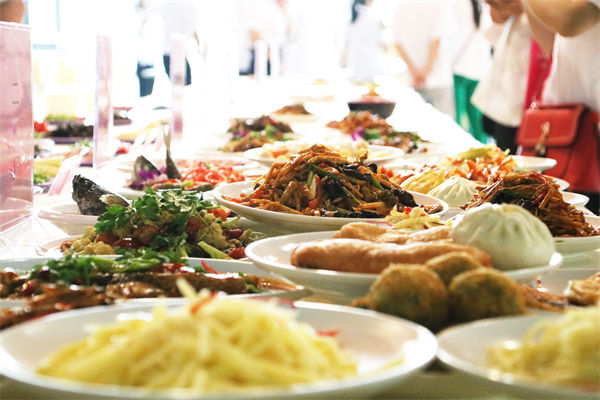 品牌營銷分析：第一批開零食店的人，賺夠千萬離場了