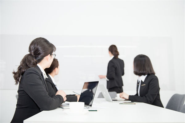 人力資源該管控還是賦能？多數(shù)企業(yè)都踩錯了管理節(jié)奏！