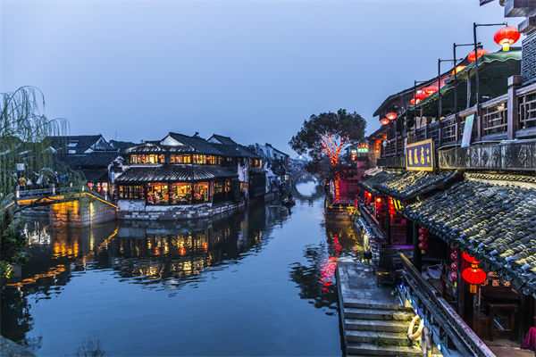 戰(zhàn)略規(guī)劃分析：村民不滿古鎮(zhèn)收門票，指引游客逃票